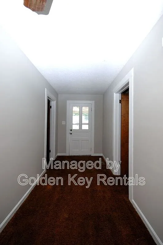 3 bed, 2.0 bath, $1,150 — Photo 2