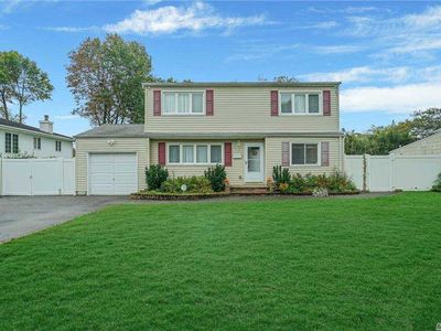 1408 Peters Blvd, Bay Shore, NY, 11706