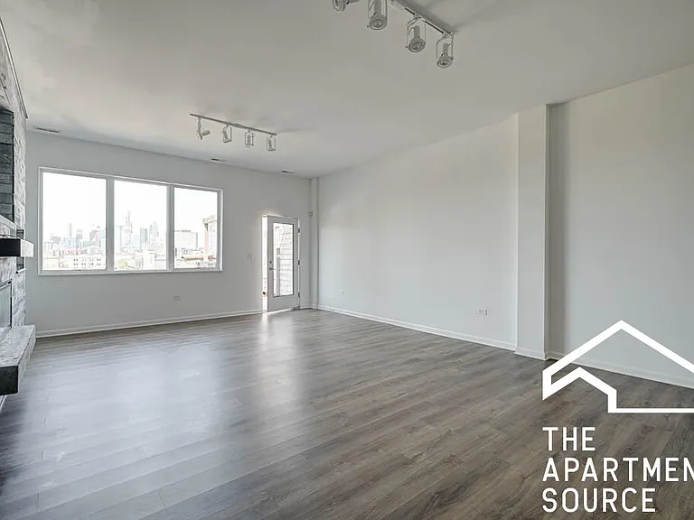 2540 S Wabash Ave #506 — Photo 2