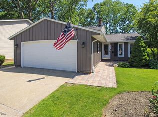 27913 Knickerbocker Rd, Bay Village, OH 44140
