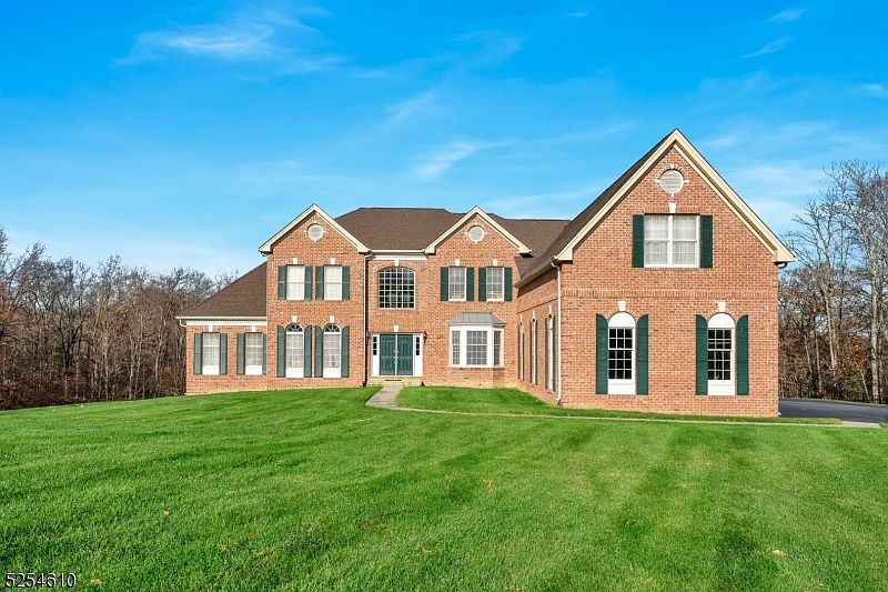 1st image of 48 Flagstone Hill Rd