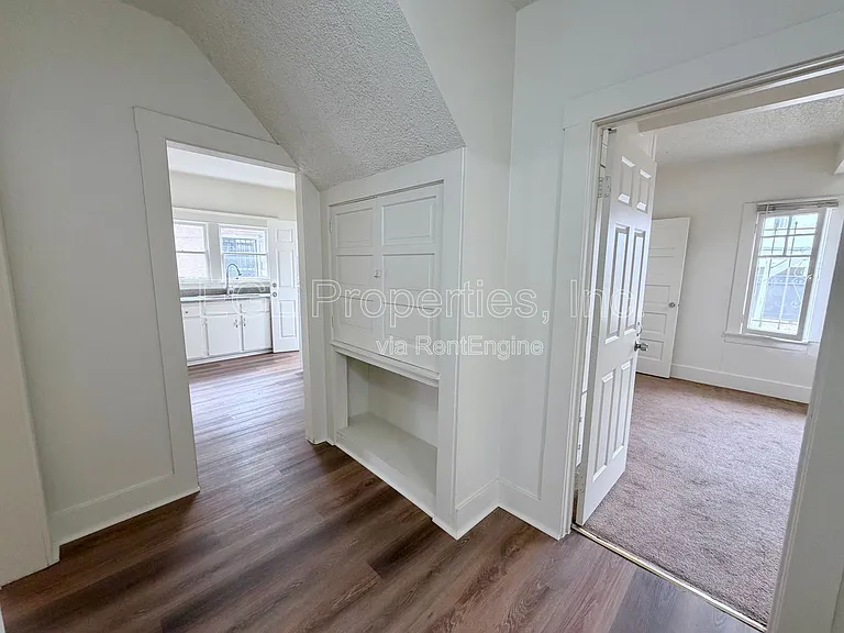 860 W 56th St — Photo 7