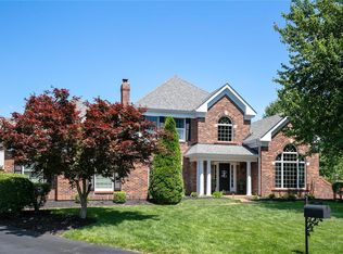 2215 Stonegate Manor Ct, Chesterfield, MO 63017