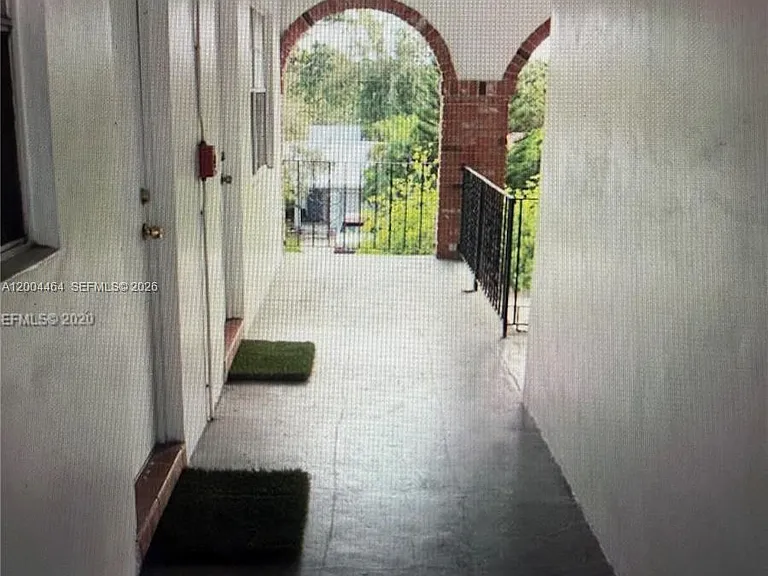 2415 Lincoln St #305 — Photo 3