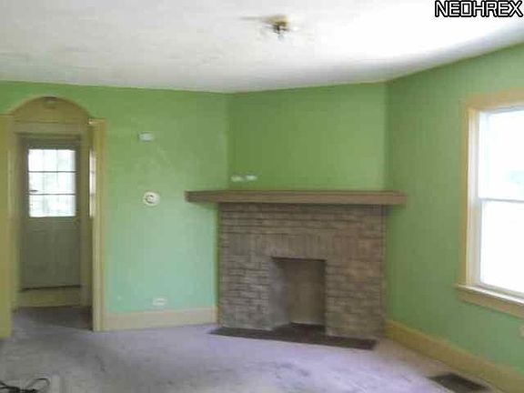 2nd image of 5038 Greenhurst Dr