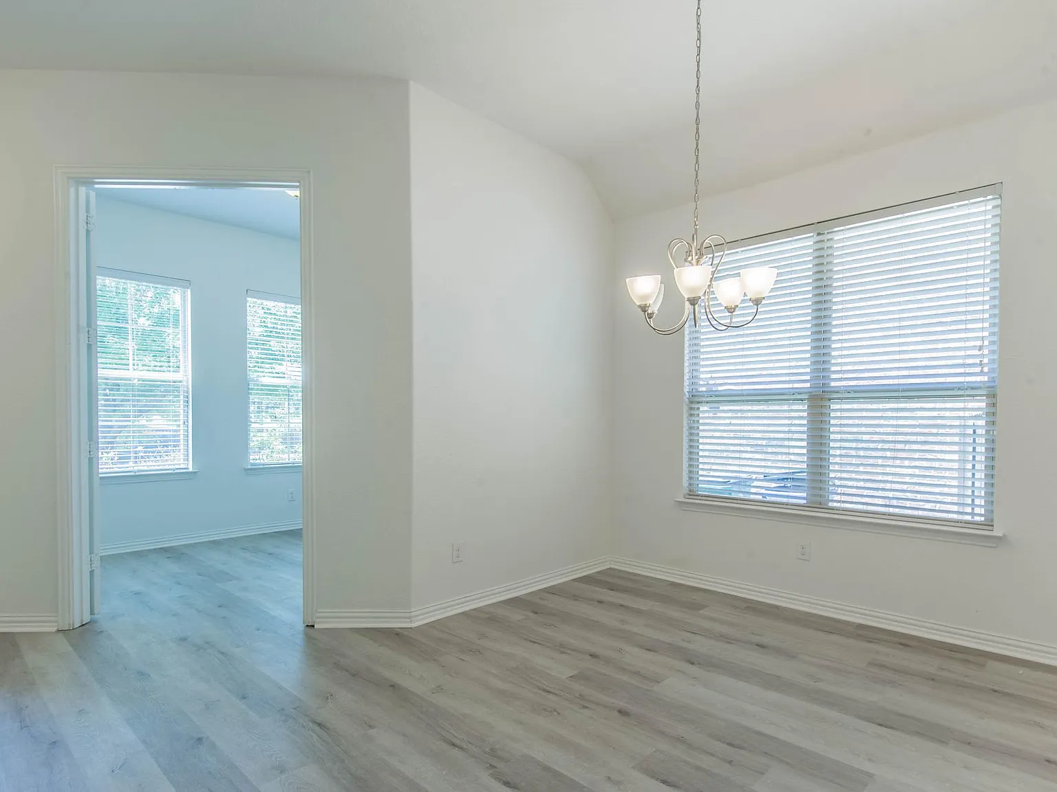 4 bed, 2040 sqft, $2,750 — Photo 4