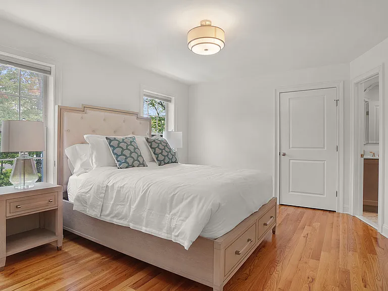9 Greenway Ct — Photo 18