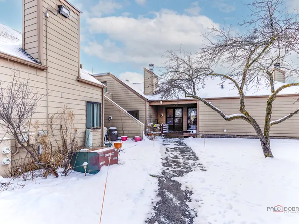 3325 Beacon St Unit 54, North Chicago, IL 60064