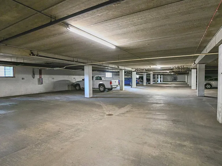 Anoka, MN Dellwood Estates | Garage
