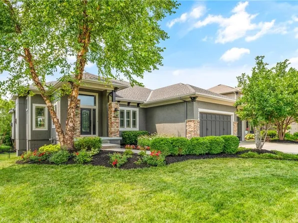 10715 W 158th Ter, Overland Park, KS 66221
