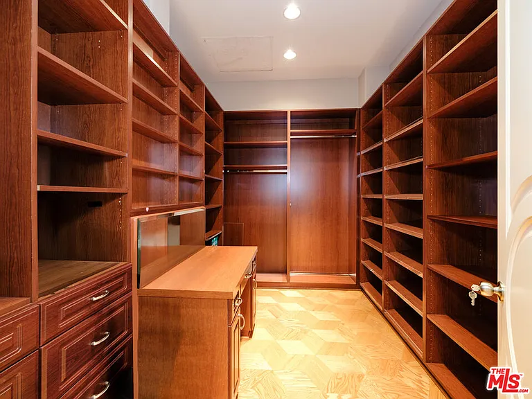 18047 Karen Dr — Photo 28