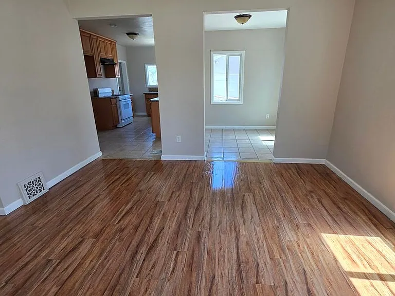 2641 N Arrowhead Ave — Photo 12