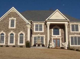 758 Royal Estates Ln, Lawrenceville, GA 30044