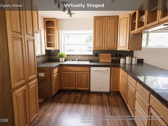5th image of 642 Front St