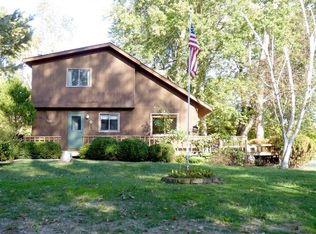 437 Riverside Ln, Barrington, IL 60010