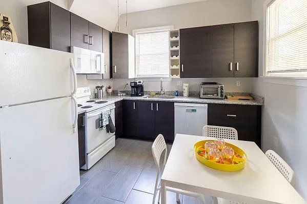 2 bed, 1000 sqft, $1,850 — Photo 3