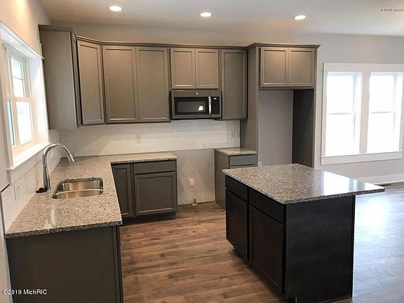 3rd image of 632 Norway Ln #5