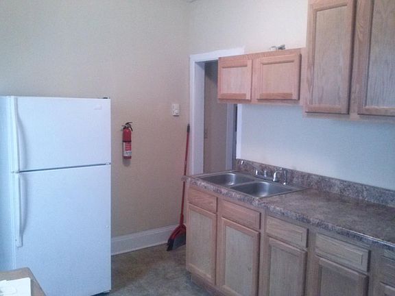2nd image of 124 E Main St APT 4