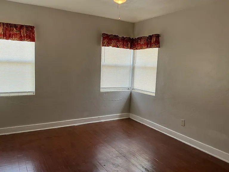 721 E Lowell St — Photo 15