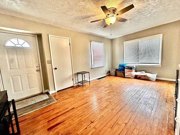 3rd image of 320 Jefferson Ave