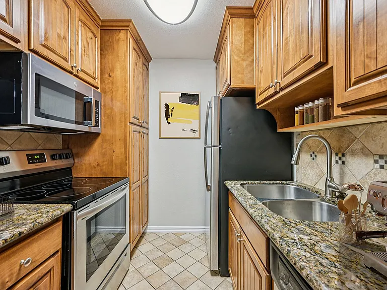 Jade Ridge Apartments — Photo 47