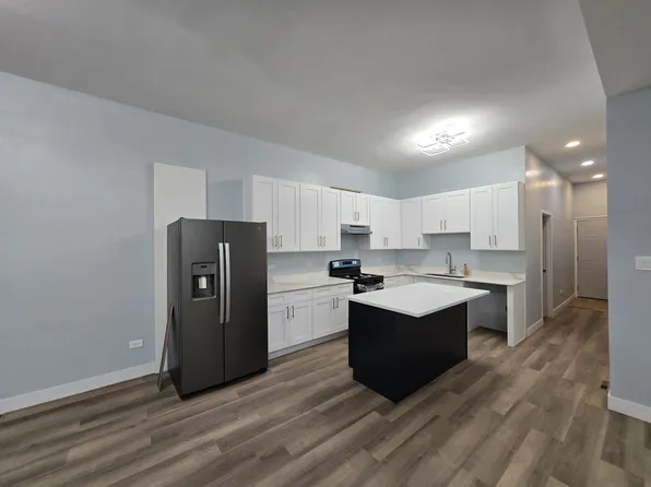 3045 S Lock St, Chicago, IL 60608