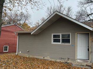 218 S Rosedale Ct, Round Lake, IL 60073