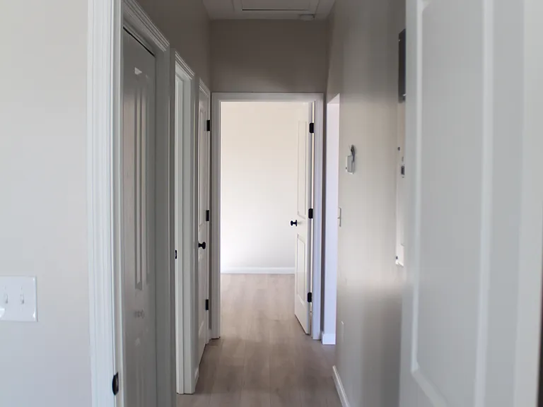 404 NW Lake City Ave — Photo 8