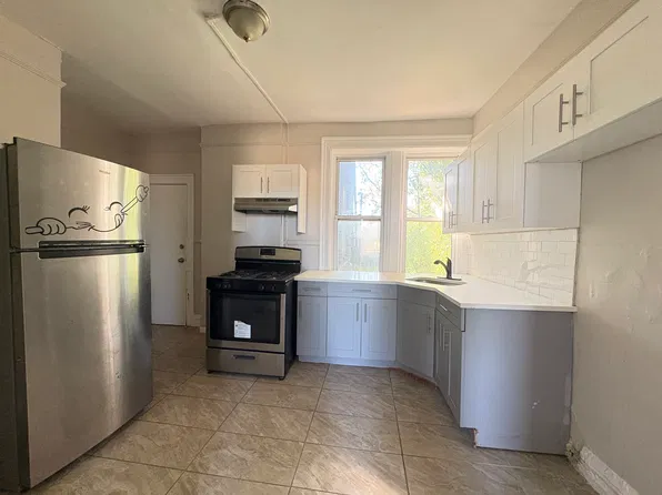 731 S 13th St #3R, Newark, NJ 07103