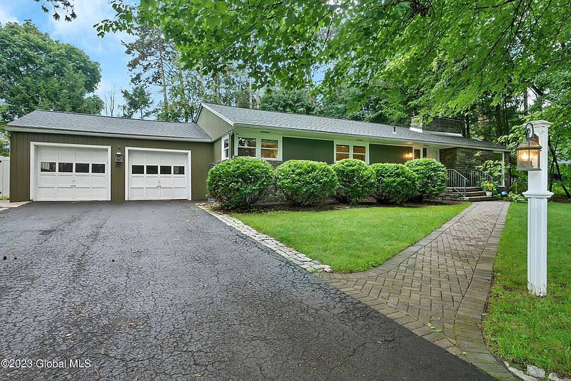 4th image of 22 Chestnut Hill Road #S