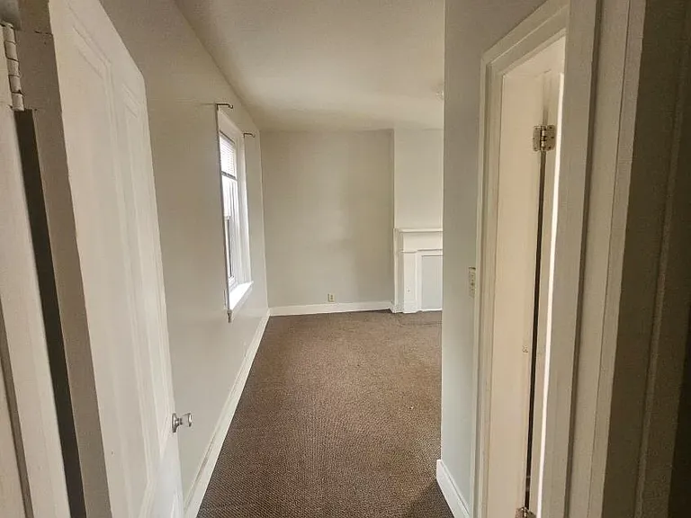 424 W Washington St #C — Photo 7