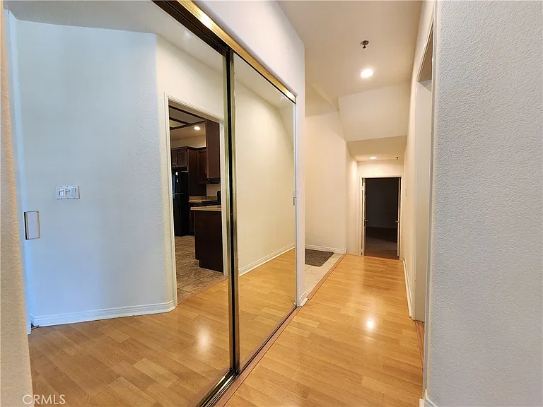 10630 Moorpark St #104 — Photo 10