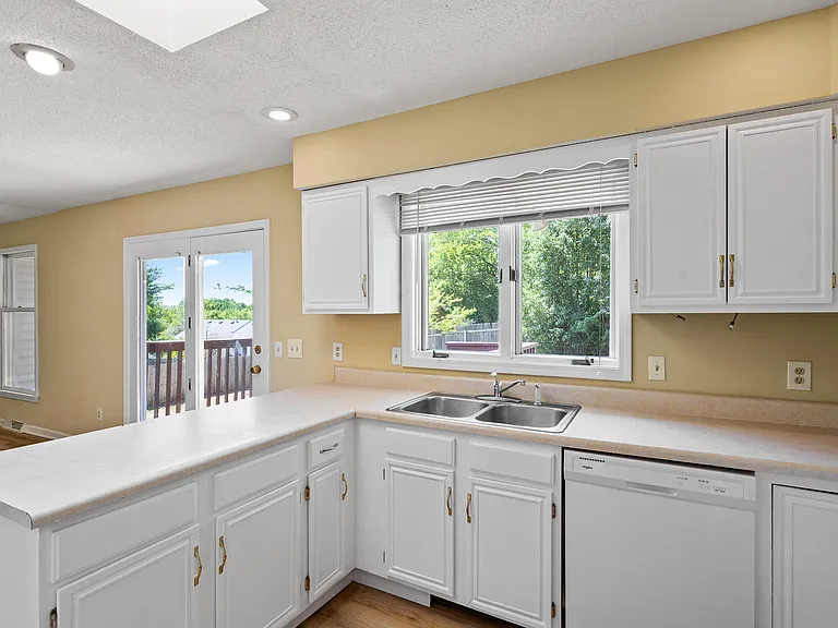 2601 Hillshire Dr — Photo 19