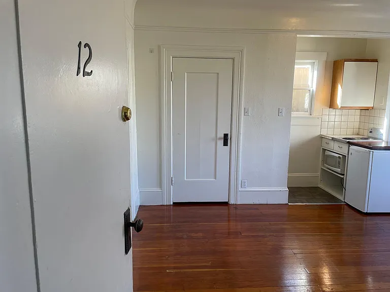551 W Grand Ave #12 — Photo 1