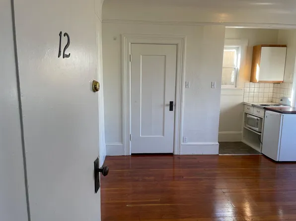 551 W Grand Ave APT 12, Oakland, CA 94612