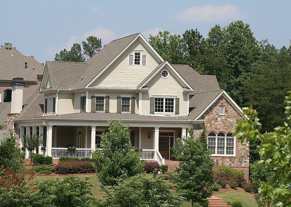 Southern Colonial w/wrap around porch