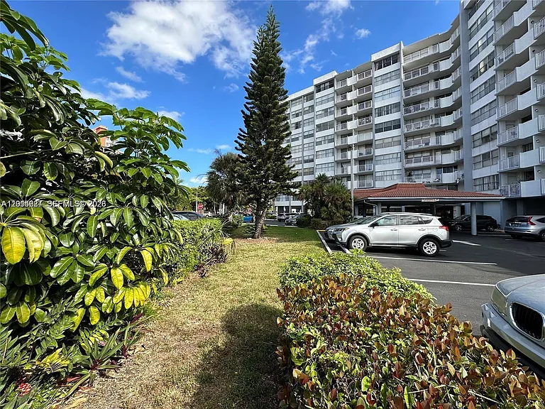 1200 NE Miami Gardens Dr #905W — Photo 1