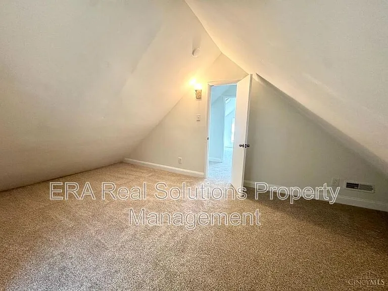 1600 Brewster Ave — Photo 24