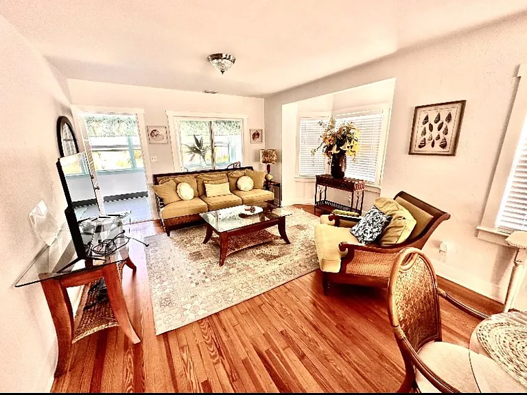 136 S Oleander Ave — Photo 14