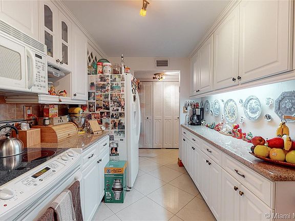 5th image of 20401 NE 30th Ave #1148
