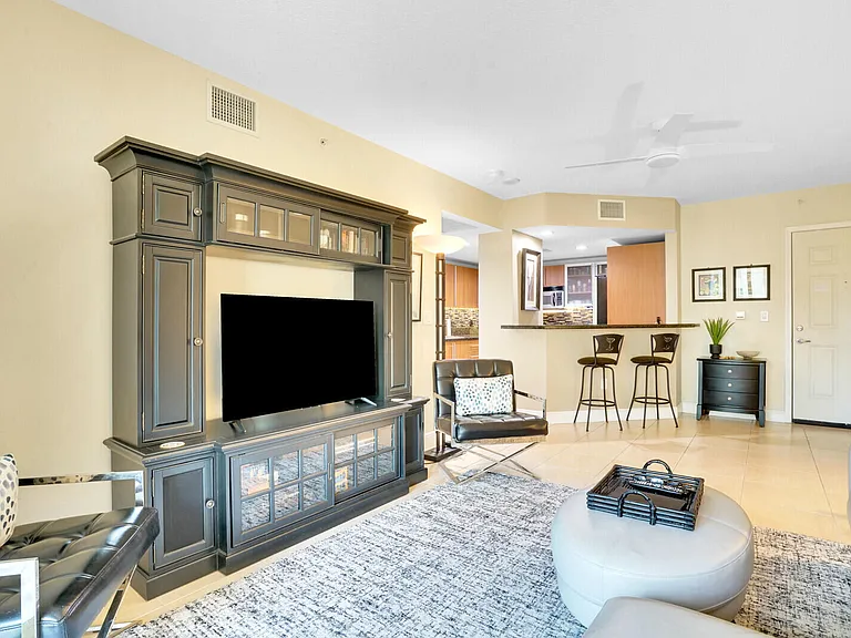 610 Clematis St #401 — Photo 5
