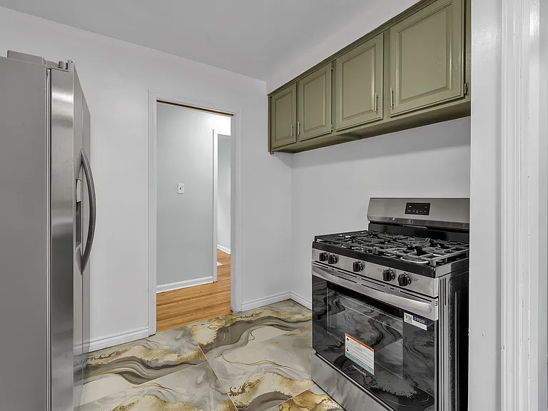 3837 Katherine St — Photo 11