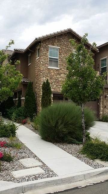 1730 Dark Horse Apt A