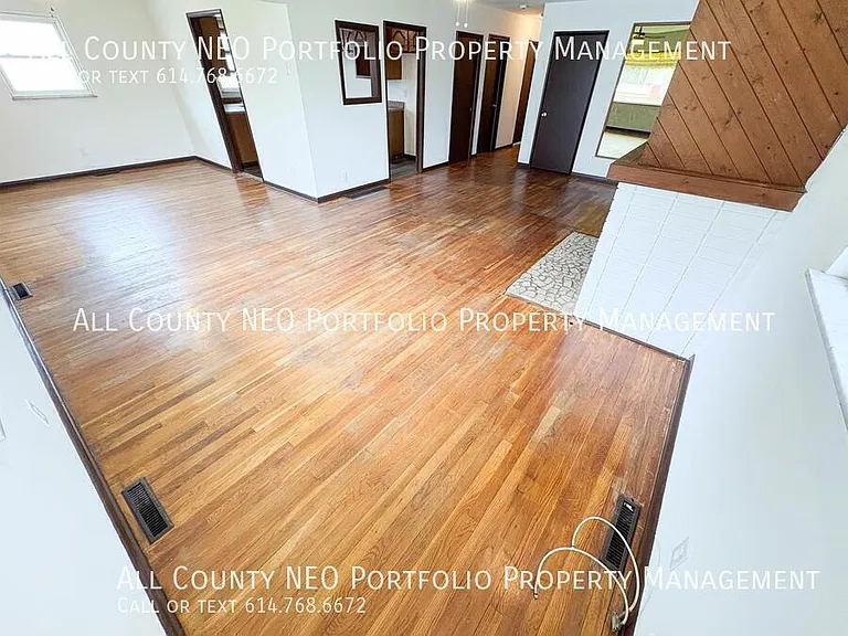 400 S Highland Ave — Photo 8