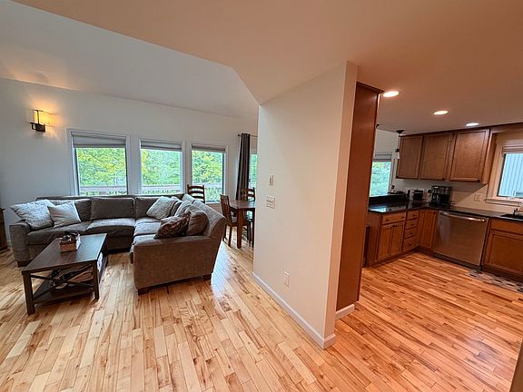 3rd image of 16A SnowTree Lane