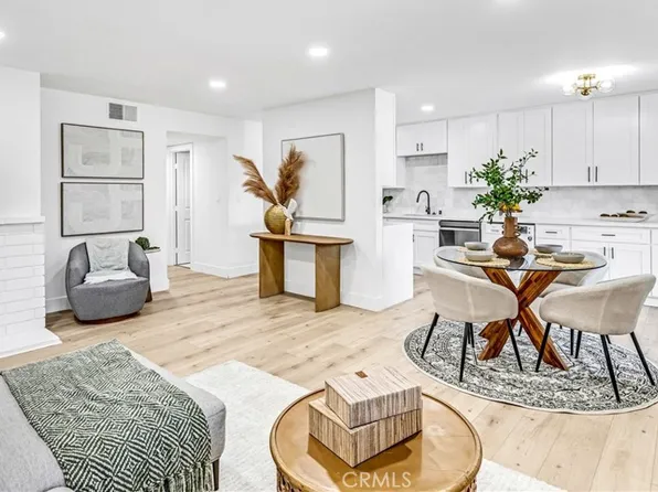 17562 Vandenberg Ln APT 12, Tustin, CA 92780