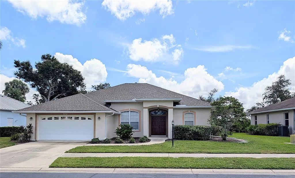 3 bed, 2.0 bath, 1814 sqft, $2,500 — Photo 2