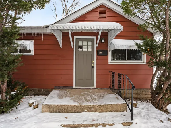 1592 Greenbrier St, Saint Paul, MN 55106