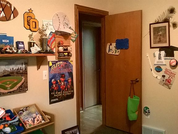 Main floor bedroom #2