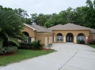 12246 Woodlands Cir, Dade City, FL 33525